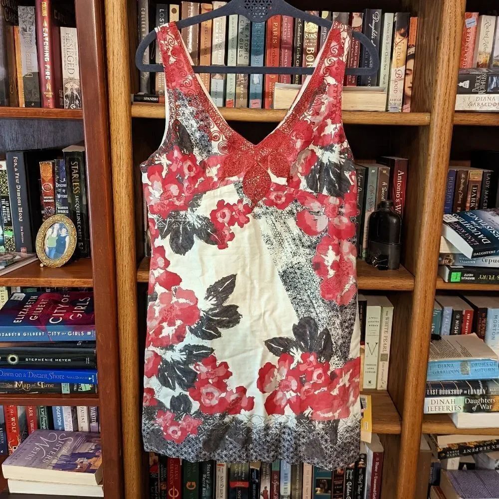 FREE people ivory mini dress v neck red and black floral pattern sz 8 euc
